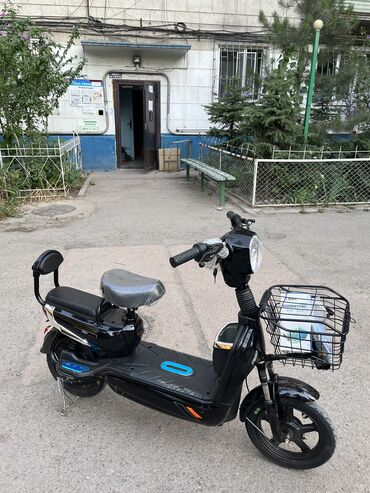 купить новый скутер в бишкеке: Продаю электро-скутера Дальность хода 50-60 км Макс скорость 30-40