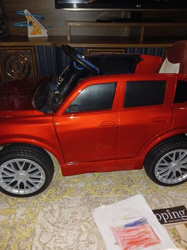 машины для детей: Uşaq üçün elektrikli minik maşını - Korpus: parlaq qırmızı rəngdə