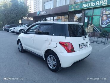 Toyota: Toyota ist: 2004 г., 1.3 л, Автомат, Бензин, Хэтчбэк