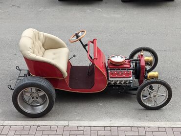 волво 420: Продаётся эксклюзивный 'Santa Car' (Машина Санты). Это яркий, броский