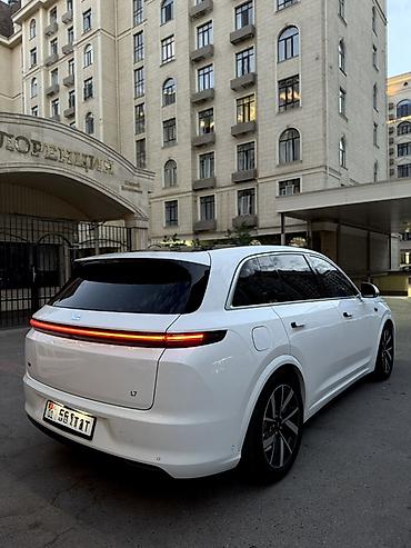 дверь нексия 1: Lixiang L7: 2023 г., 1.5 л, Автомат, Гибрид, Кроссовер — 2