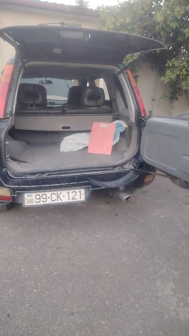 islenmis hyundai avtomobilleri satisi: Honda CR‑V, qara rəng, 1-ci nəsil kuzov (təxmini 1997–2001). - Kuzov — 4