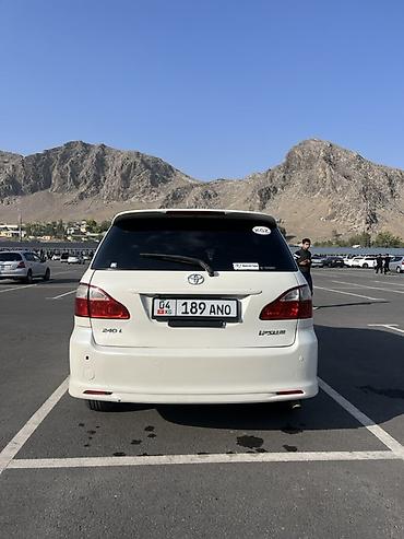 Toyota: Toyota Ipsum: 2004 г., 2.4 л, Автомат, Бензин, Вэн/Минивэн — 3
