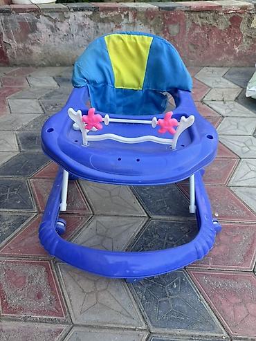 Uşaq gəzgəni (baby walker) - Rəng: mavi gövdə, göy-sarı parça