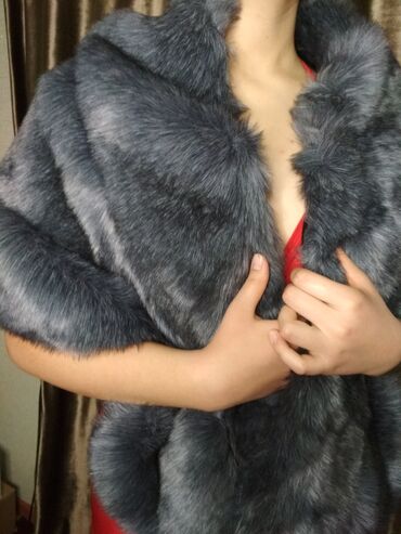 Утепленные жилеты: Накидки из искусственного меха — 6