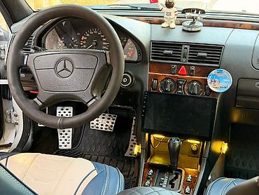 getiz: Mercedes-Benz C-Class: 1.8 l | 1997 il Sedan — 6