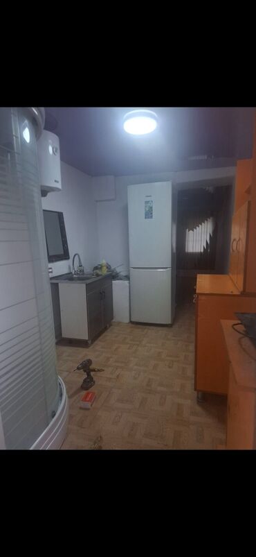 продаю дом с мебелью рабочий городок: 50 кв. м, 2 бөлмө, Забор, тосулган