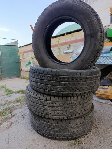 шинный центр ош: Шиналар 215 / 70 / R 16, Кыш, Комплект, Жеңил унаалар, Bridgestone