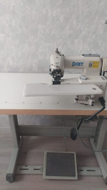 emmi tikis fabriki: Sənaye tikiş maşını – DOIT markası - Geniş iş masası ilə komplekt