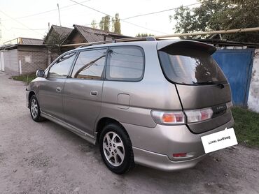 Toyota: Toyota Gaia: 2000 г., 2 л, Автомат, Бензин, Минивэн