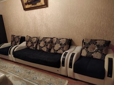 divanlar islenmis: Divan, İşlənmiş, Açılan, Bazalı, Çatdırılma yoxdur