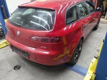 Auto delovi, gume i tjuning: Alfa Romeo 159 komplet auto u delovima kod boje 289/a. Alfa Romeo 159 — 8