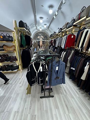 paltolar ve kurtkalar model: Qadın geyim və aksesuar butik kolleksiyası - Geyim: klassik və — 3