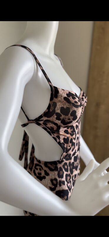 Ziyafət donları: Baha qiymete alinib. 1 defe geyinilib. Razmer "S" Elaqe ucun WhatsApp — 4