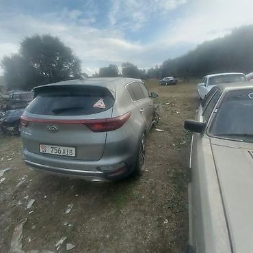 audi 100 c 4: Kia Sportage, серебристый кроссовер, (послелнее поколееия) год выпуска — 3