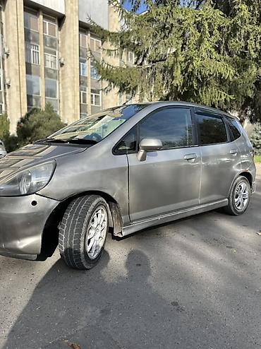 lexus is: Honda Fit: 2004 г., 1.3 л, Автомат, Бензин, Хэтчбэк — 6