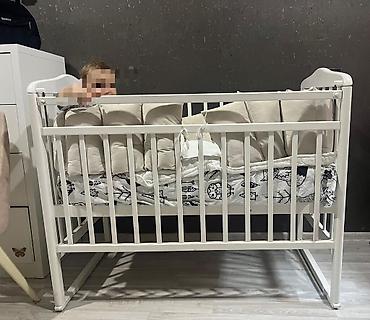 Beşiklər: Bewik 80 azn tecili satilir prablemi yoxdu matrasi var unvan Yasamal — 1