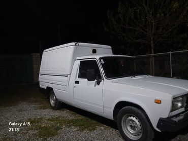 ваза стеклянная прозрачная высокая без узора: VAZ (LADA) 2107: 1.6 l | 2010 il 50000 km Kupe