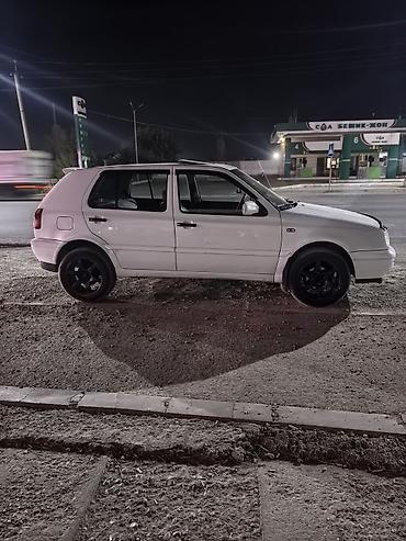 Унаа сатуу: Volkswagen Golf: 1997 г., 1.4 л, Кол менен иштөөчү, Бензин, Хетчбек — 3