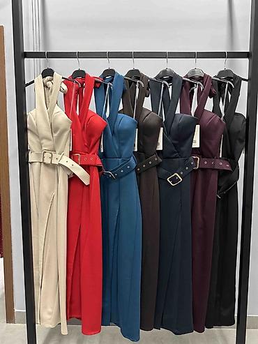 vok maks baletanke: Elegantna večernja haljina sa preklopom i pojasom
3100din
S M L Xl — 8