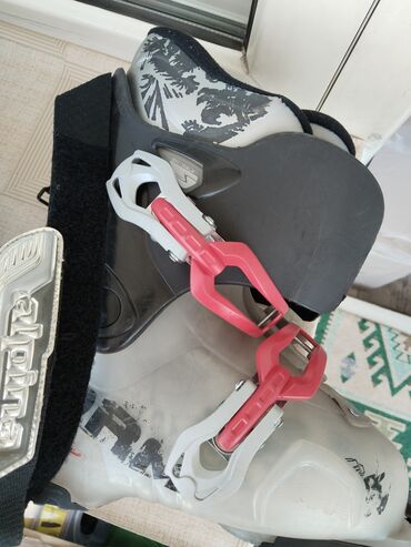 Лыжные ботинки: Лыжные ботинки, б/у, сделано в Словении, осталась пара, размер 37 — 6