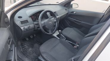 mašina za poliranje auta: Opel Astra: 1.8 l | 2006 г. 189474 km. Hečbek