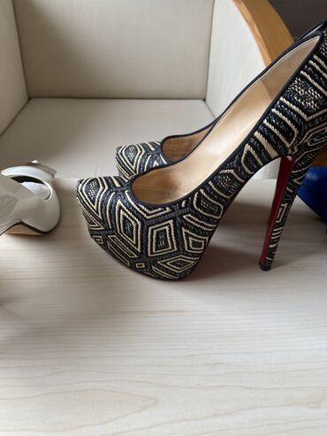 Tuflilər: Tuflilər, YSL, Ölçü: 37, rəng - Mavi, Yeni — 4