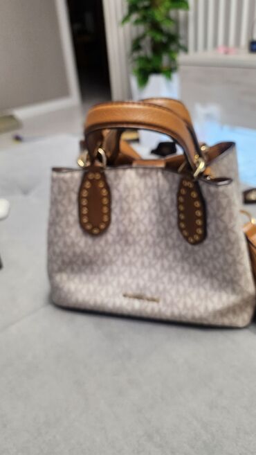 Шопперы: Сумка Michael Kors - Модель: tote/шоппер компактного формата -