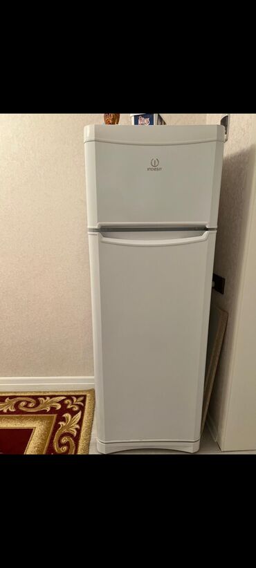 Техника для кухни: Холодильник Indesit, Двухкамерный