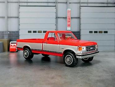 canta modelləri: Greenlight Ford F-150 modeli

Model bağlıdır. Amerikadan alınıb — 2