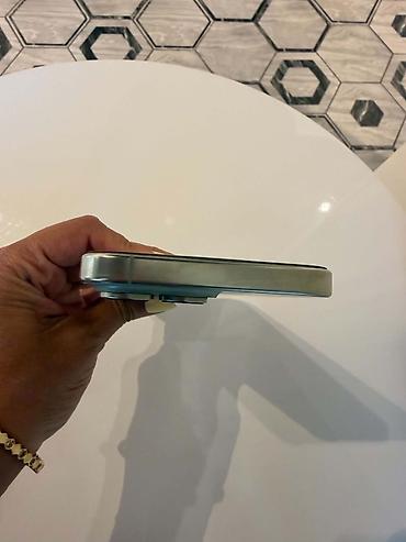 iphone red: IPhone 16 Pro Max, 256 GB — 5