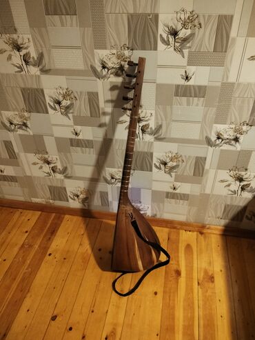 Saz: Elektron modullu sazı (akustik-elektro) - Korpus: təbii ağacdan — 1