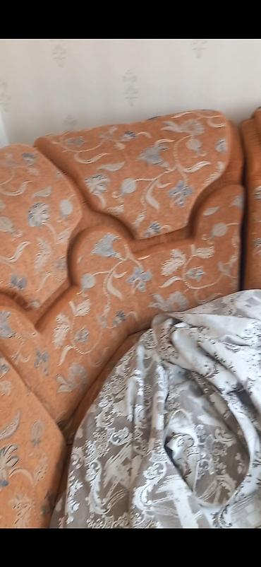 ди амафоз: Угловой диван сатылат состояние жакшы стол менен — 2