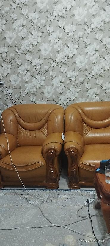 детиский мебел: Кожаный комплект мягкой мебели в классическом стиле: трехместный диван — 2