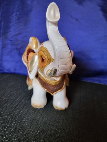 Figure: Figura, bоја - Šareno, Novo — 8