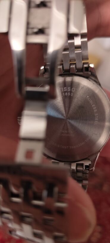 klassik qadin pencekleri: Qol saatı, Tissot