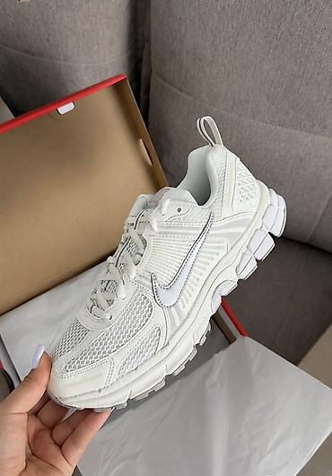 Мужские кроссовки, 38, 38.5, 39, Nike, Новый, цвет - Белый, Бесплатная доставка