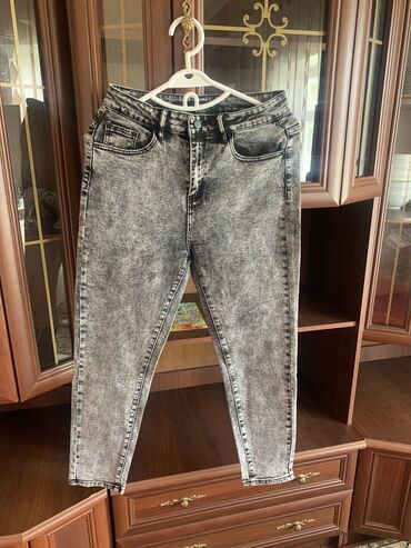 джинсы женские новые: Прямые, Средняя талия
