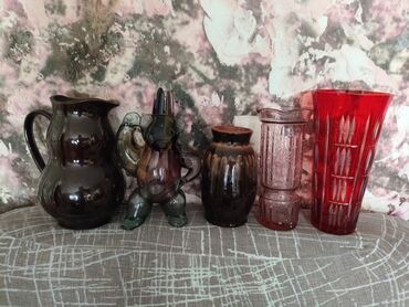вазы из цветного стекла: ПРОДАЮ В СВЯЗИ С ПЕРЕЕЗДОМ!!! Продаю кувшин и вазы. На красной вазе