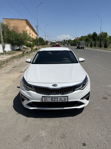 скорая медицинская помощь: Kia K5: 2018 г., 0.2 л, Автомат, Газ, Седан