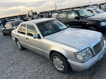 Mercedes-Benz: Mercedes-Benz E-Class: 1994 г., 2.2 л, Механика, Бензин, Седан