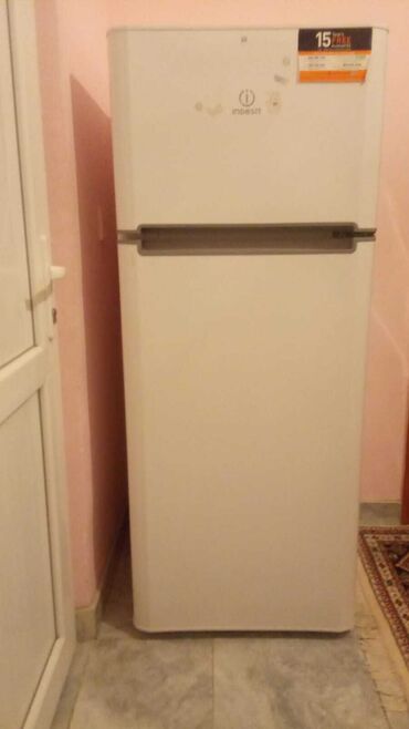 Soyuducular: 2 qapılı Indesit Soyuducu Satılır, rəng - Ağ