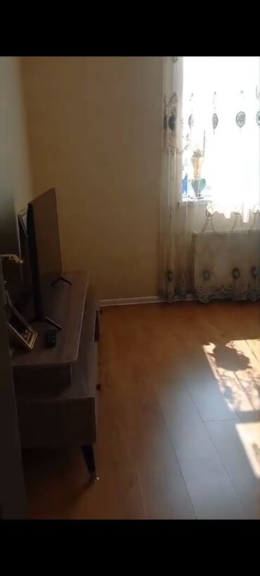 Uzunmüddətli kirayə mənzillər: Əhmədli metrosun bir adimliqi Flo magazasin arxası 16/6 mertebesi 3 — 6