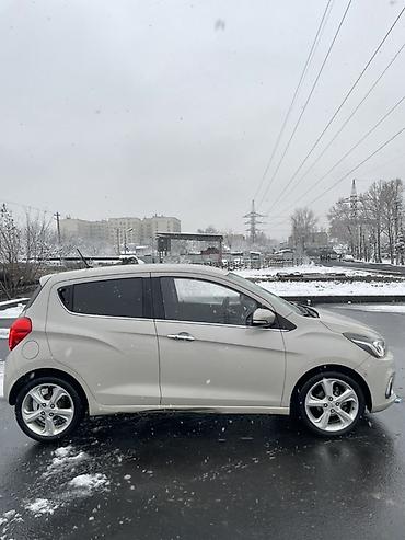 Chevrolet: Chevrolet Spark: 2016 г., 1 л, Вариатор, Бензин, Хэтчбэк — 2