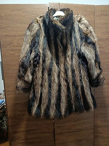 cipele 30: Bunda od krzna rakuna– smeđa sa tamnim prugama - Model: ženska bunda — 4
