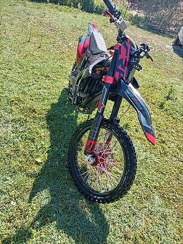 буксир: Питбайк/эндуро BOSUER (наклейки “BOSUER”, “KLX/CRF-style”), цвет — 6