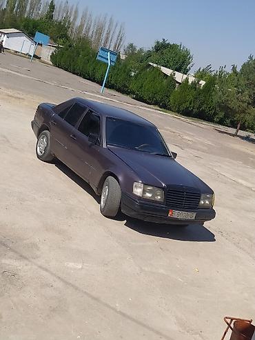 Mercedes-Benz W124: 1990 г., Седан