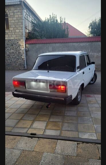 VAZ (LADA): Model: Lada vaz (VAZ 2107) Kuzov: sedan, 4 qapı Rəng: ağ Yanacaq — 10