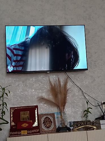 кронштейн для тв: Divar üçün asılan LED televizor - Ekran: təxminən 40–43 düym, nazik — 1