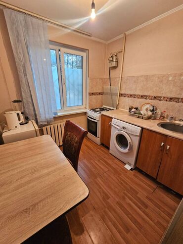 ош продажа квартира: 2 бөлмө, 52 кв. м, 104-серия, 1 кабат, Евроремонт